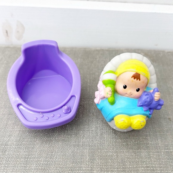 Vintage Fisher Price Little People 5 Piece Baby & Sarah Lynn - Picture 4 of 7